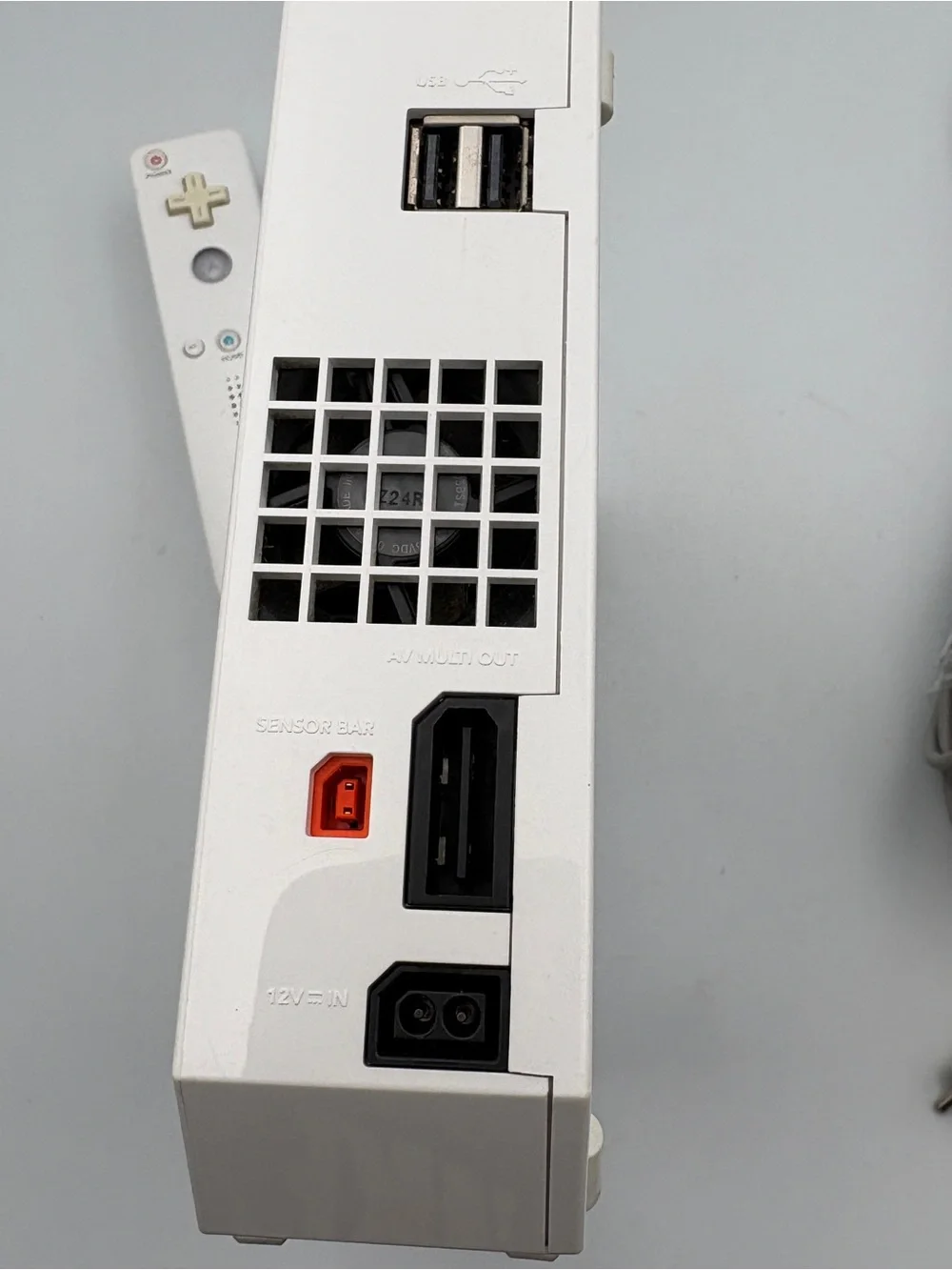 Nintendo Wii Console with White Remote and AV Cables